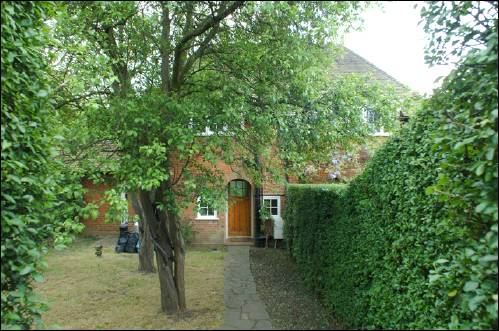 120 Falloden Way